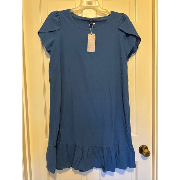 emery rose Dresses & Skirts - Women’s blue short sleeve ruffle dress size xl casual event party